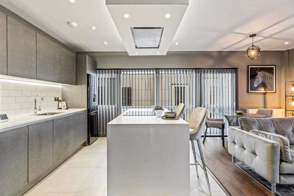 Spindle Close, Folkestone, CT18 2 bed flat £274,000