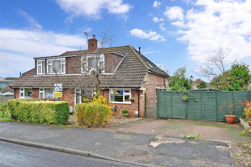 The Street, Hawkinge, Folkestone, Kent 3 bed semidetached bungalow £