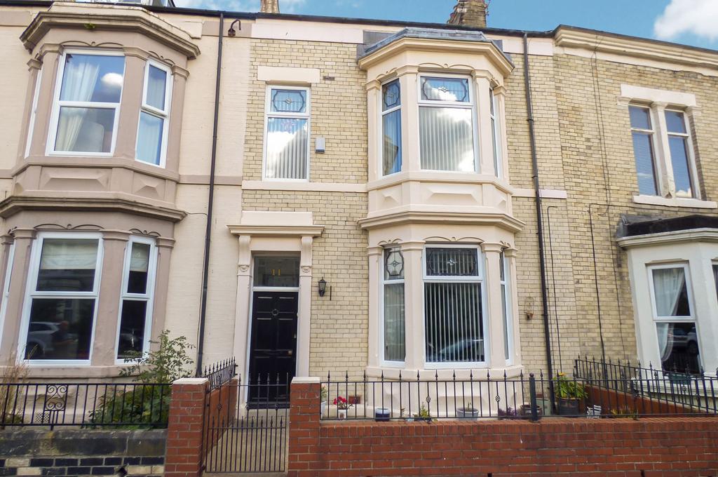 Alma Place, North Shields, Tyne and Wear, NE29 0LZ 5 bed terraced house