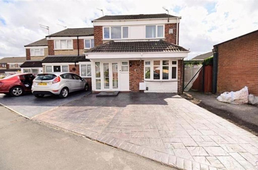 Cradley, Widnes, WA8 3 bed end of terrace house £165,000