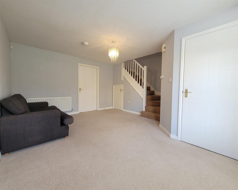 Howell Close, Arborfield, Reading, RG2 9QN 2 bed end of terrace house £1,250 pcm (£288 pw)
