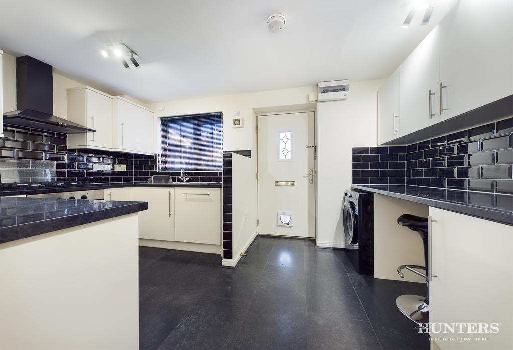 Chapel Drive, Consett, Durham 2 bed semidetached house £525 pcm (£121 pw)