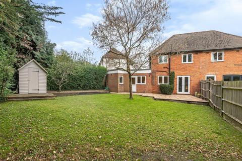 8 Downing Avenue, Guildford, GU2 7SY