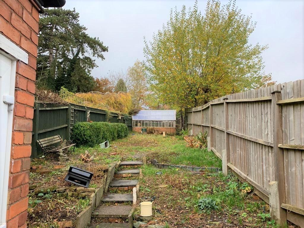 Wigston Road, Oadby, Leicester LE2 3 bed terraced house £750 pcm (£