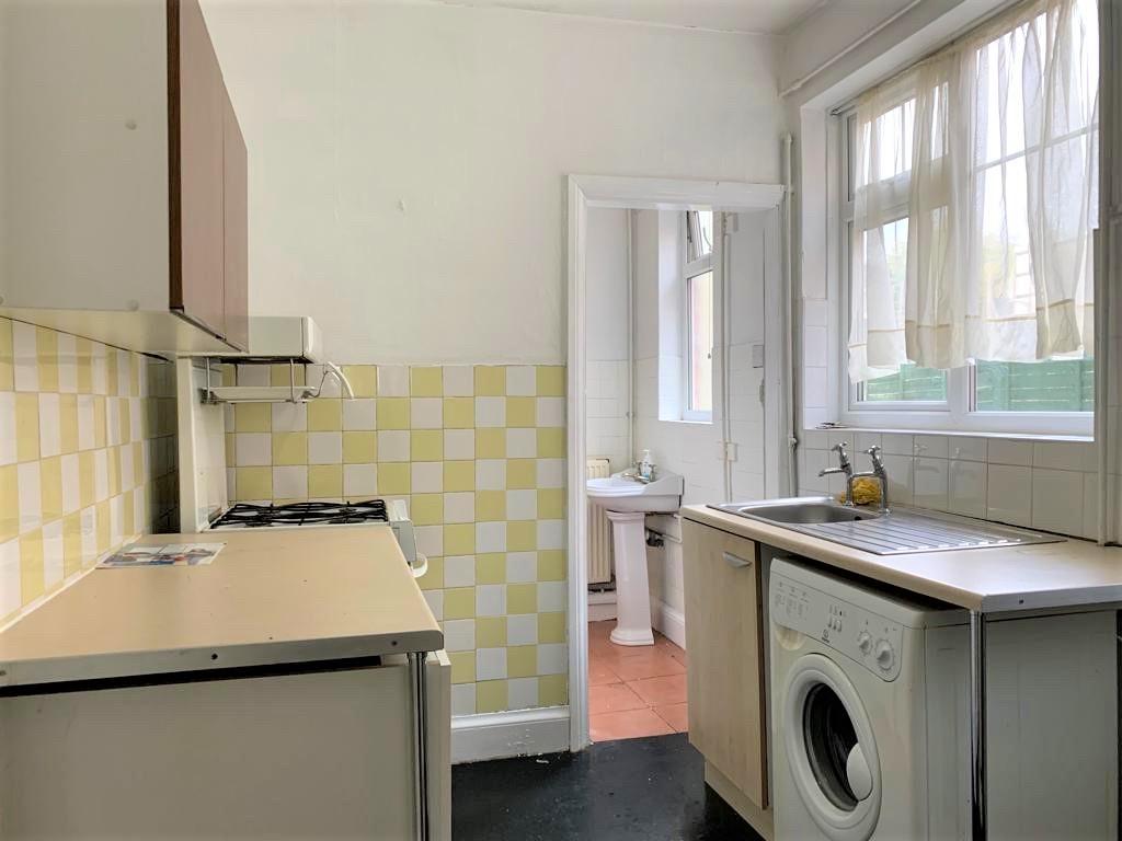 Wigston Road, Oadby, Leicester LE2 3 bed terraced house £750 pcm (£