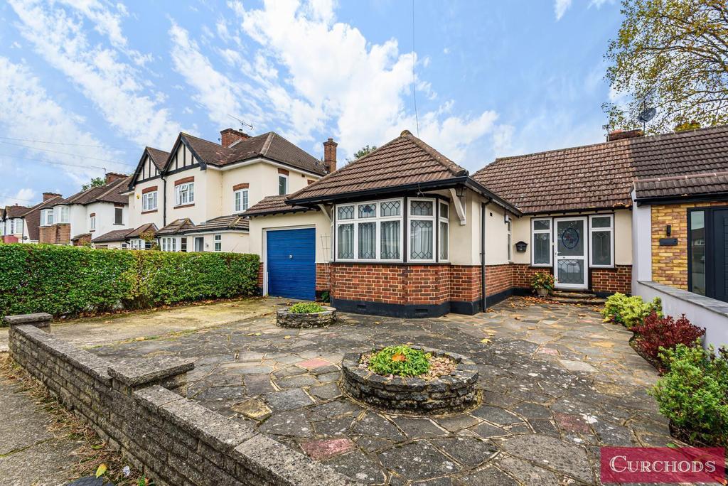 Bruce Avenue, Shepperton, TW17 2 bed semidetached bungalow £475,000