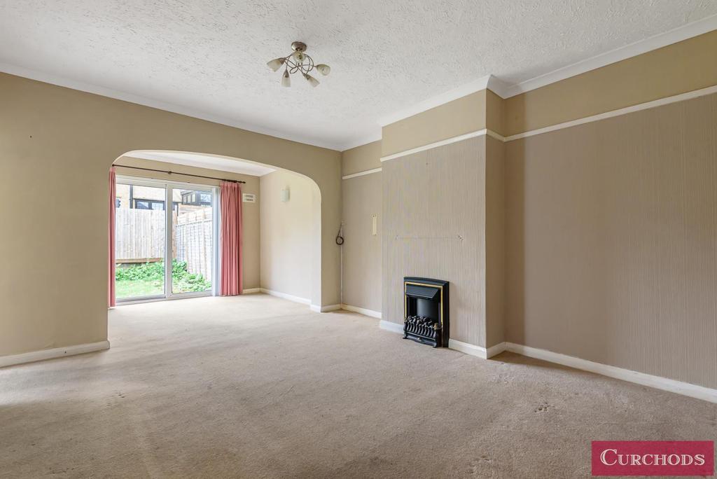 Bruce Avenue, Shepperton, TW17 2 bed semidetached bungalow £475,000