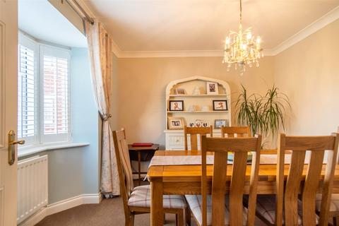 20 Edith Close, Burnham-on-sea, TA8 2NR