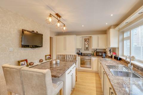 153 Raphael Drive, Shoeburyness, Southend-on-sea, SS3 9UR
