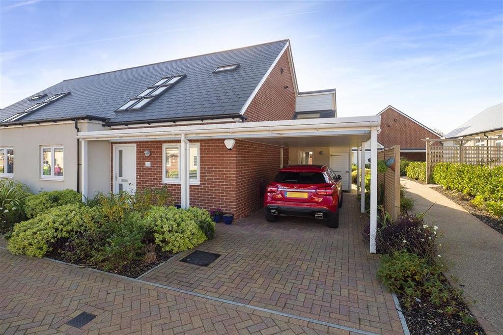 Hurricane Way, Terlingham Gardens, Hawkinge 3 bed semidetached
