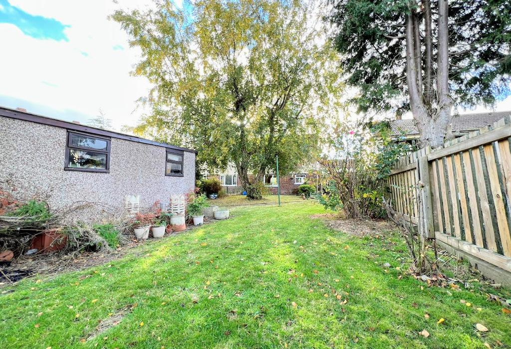 Ollerton Road, Barnsley, South Yorkshire 3 bed semidetached house £