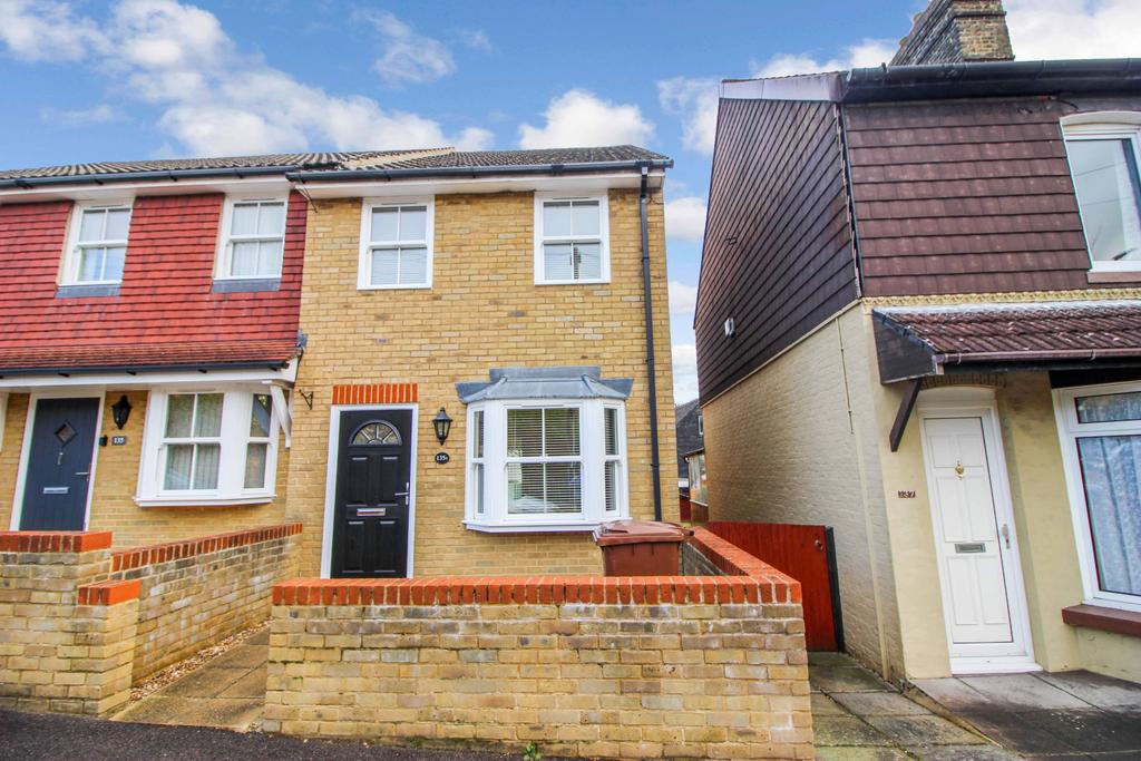 Kent Road, Halling, Kent, ME2 1AT 2 bed terraced house £1,100 pcm (£