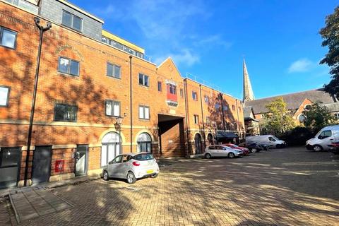 1 bedroom apartment to rent, Wesley Gate, Queens Road, Reading, Berkshire, RG1