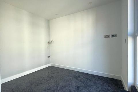 1 bedroom apartment to rent, Wesley Gate, Queens Road, Reading, Berkshire, RG1