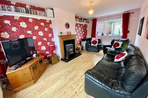 19 Draycott Crescent, Cam, Dursley, GL11 5LW