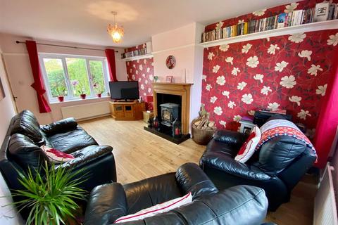19 Draycott Crescent, Cam, Dursley, GL11 5LW