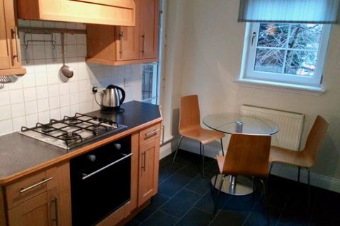 3 bedroom flat to rent, Powderhall Brae, Powderhall, Edinburgh, EH7