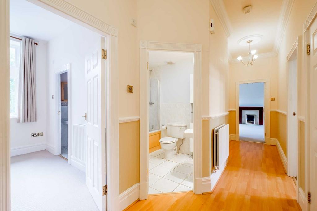 The Woodlands, Holmfirth HD9 3 bed apartment to rent £1,150 pcm (£265 pw)