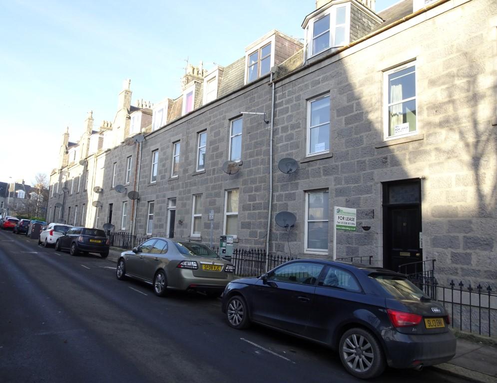 Ferryhill Terrace, Aberdeen AB11 2 bed flat £675 pcm (£156 pw)