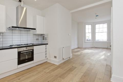 4 bedroom maisonette to rent, St Quintin Avenue, London, W10