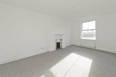 4 bedroom maisonette to rent, St Quintin Avenue, London, W10