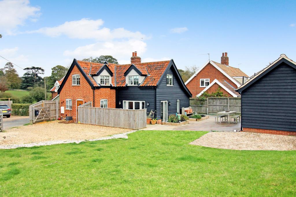 Little Glemham, Nr Saxmundham, Suffolk 3 bed detached house £450,000