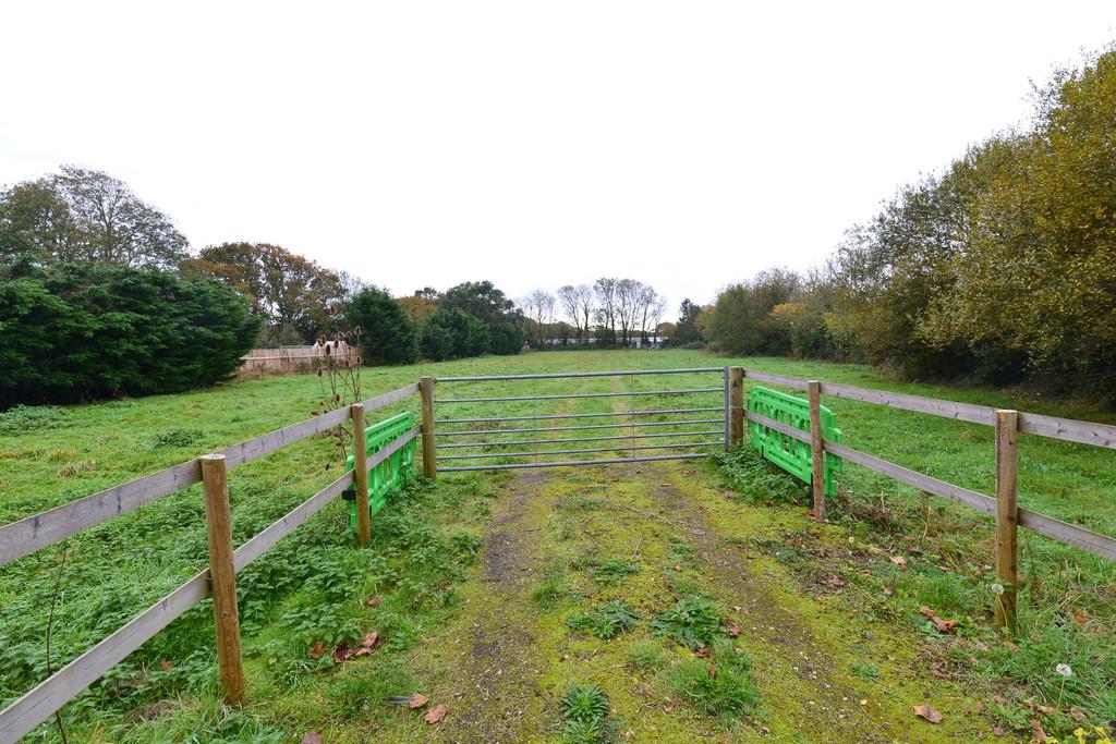 Silver Street, Hordle Land £89,950