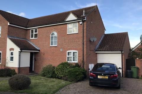 3 bedroom semi-detached house to rent, Princes Close, Billericay