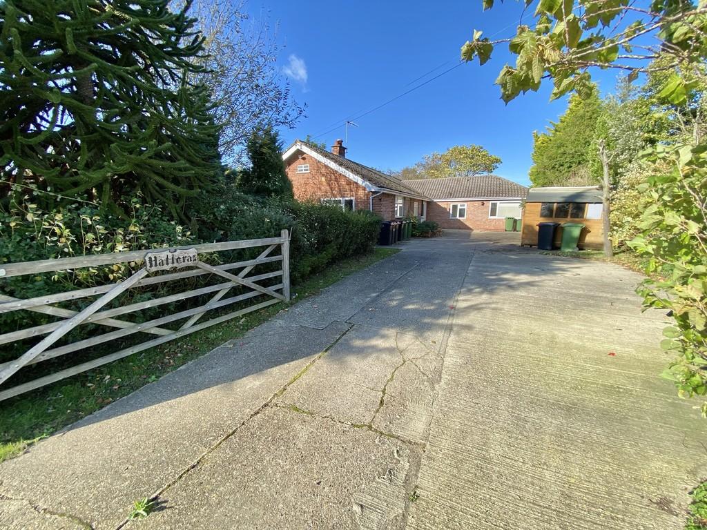 Brockdish 5 bed detached bungalow £450,000