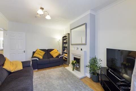 10 Broadway Close, South Croydon, CR2 9EP