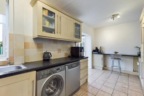 10 Broadway Close, South Croydon, CR2 9EP