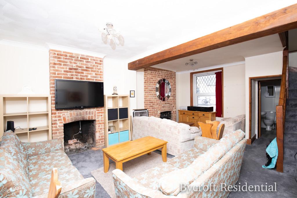 Cliff Hill, Gorleston 4 bed terraced house £200,000