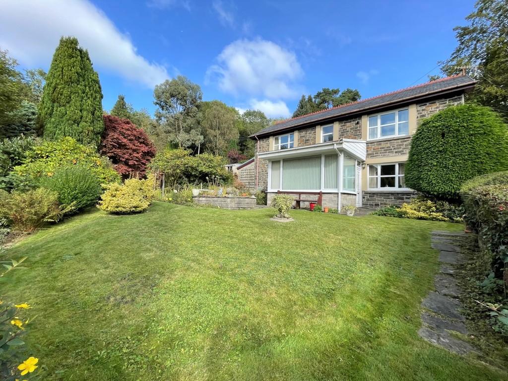 High Row, Cwmpennar 3 bed detached house £380,000