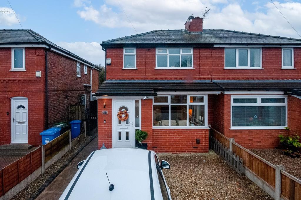 Cliftonville Road, Woolston, Warrington, WA1 2 bed semidetached house