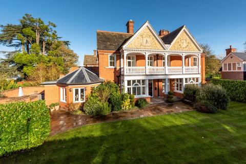 Sunhaven Manor Ranmore Common, Dorking, RH5 6SX