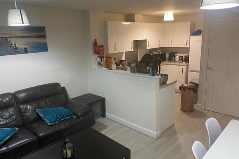 4 bedroom house to rent - brambling ave, canley,