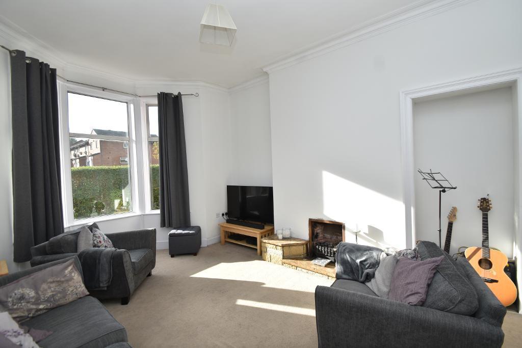 Southview Terrace, Glasgow, G64 1RZ 2 bed semidetached