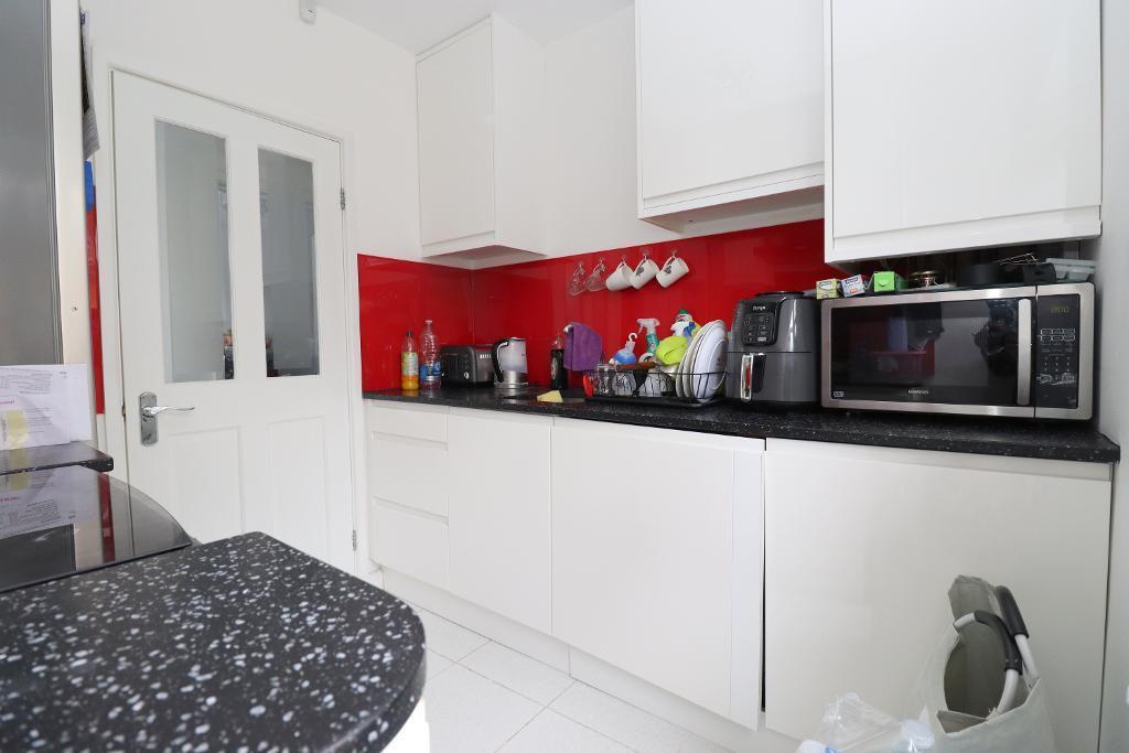 Atherstone Road, Challney, Luton, Bedfordshire, LU4 8QX 3 bed bungalow