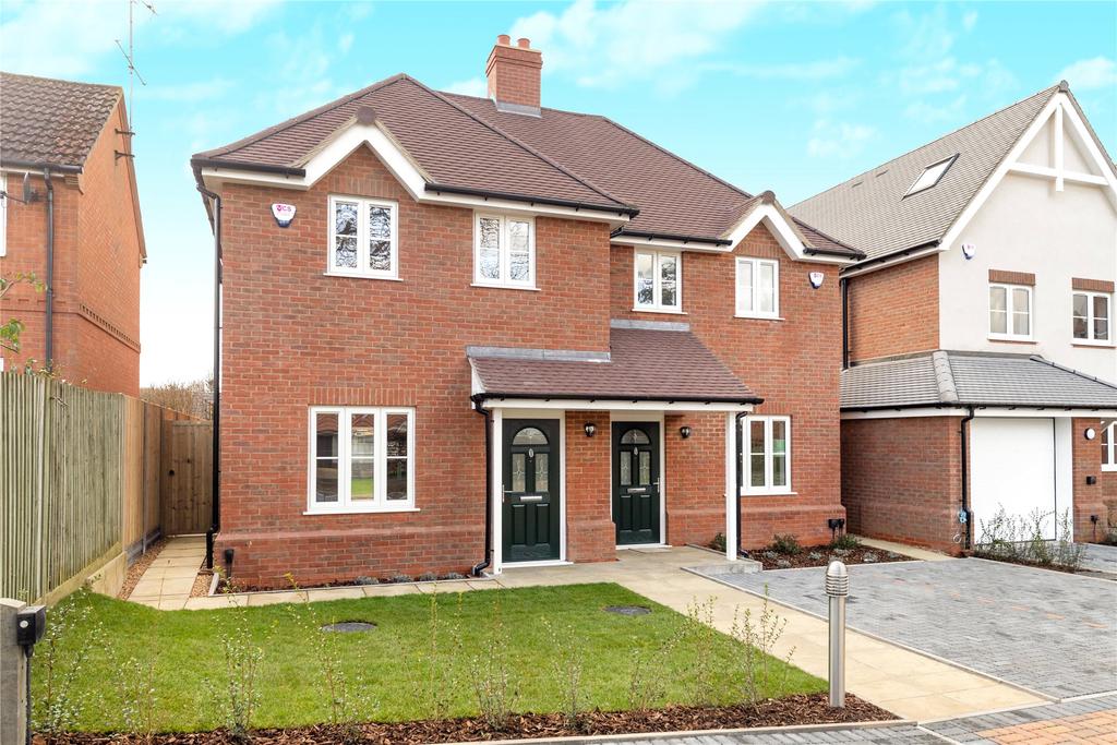 Park View Drive North, Charvil... 3 bed semidetached house £535,000