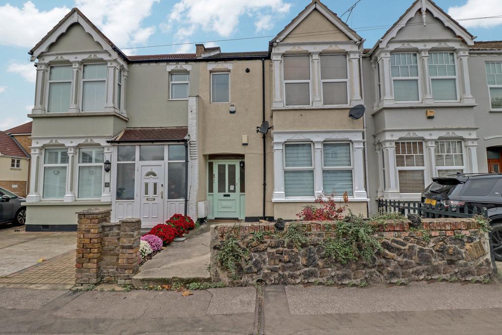 Victoria Road, Southendonsea, SS1 2 bed flat £255,000