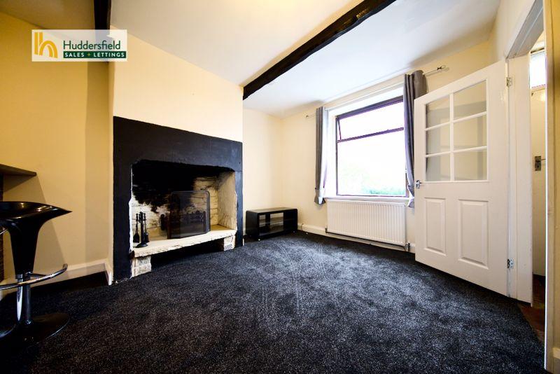 Thornhill Road, Huddersfield 2 bed terraced house £550 pcm (£127 pw)