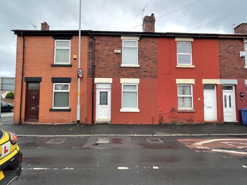 Windmill Lane, North Reddish, Stockport, SK5 2 bed property £700 pcm