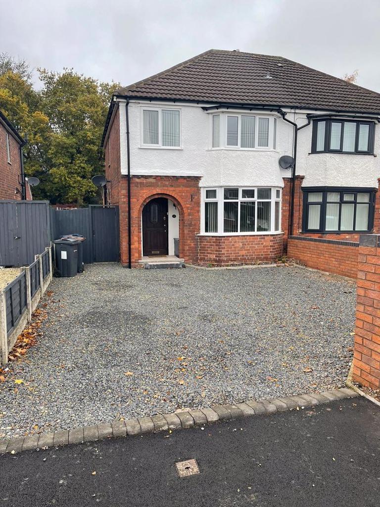 Slade Road, Sutton Coldfield 3 bed semidetached house £1,450 pcm (£