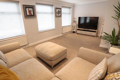 3 bedroom maisonette for sale - Thornton Square, Macclesfield