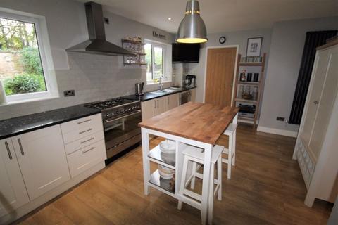 2 Church View, Ruabon, Wrexham, LL14 6TD