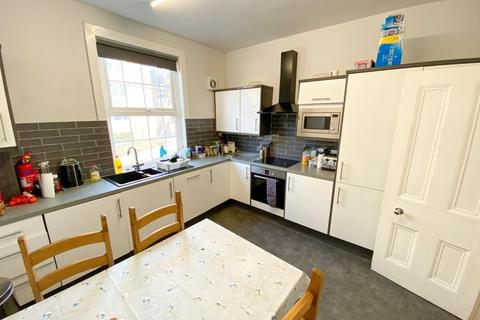 4 bedroom flat to rent, 3a Westbourne Road, Broomhill