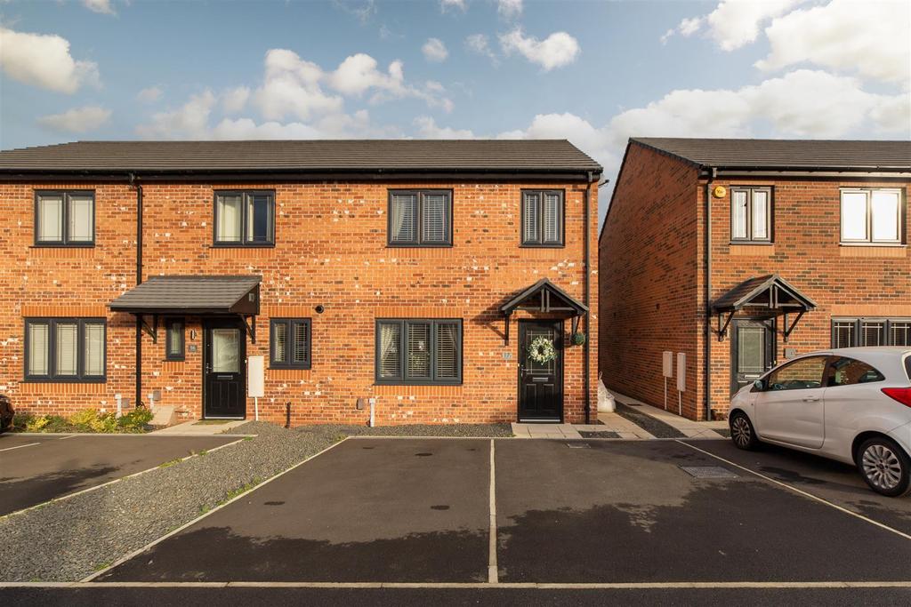 Court, Killingworth 3 bed semidetached house £200,000