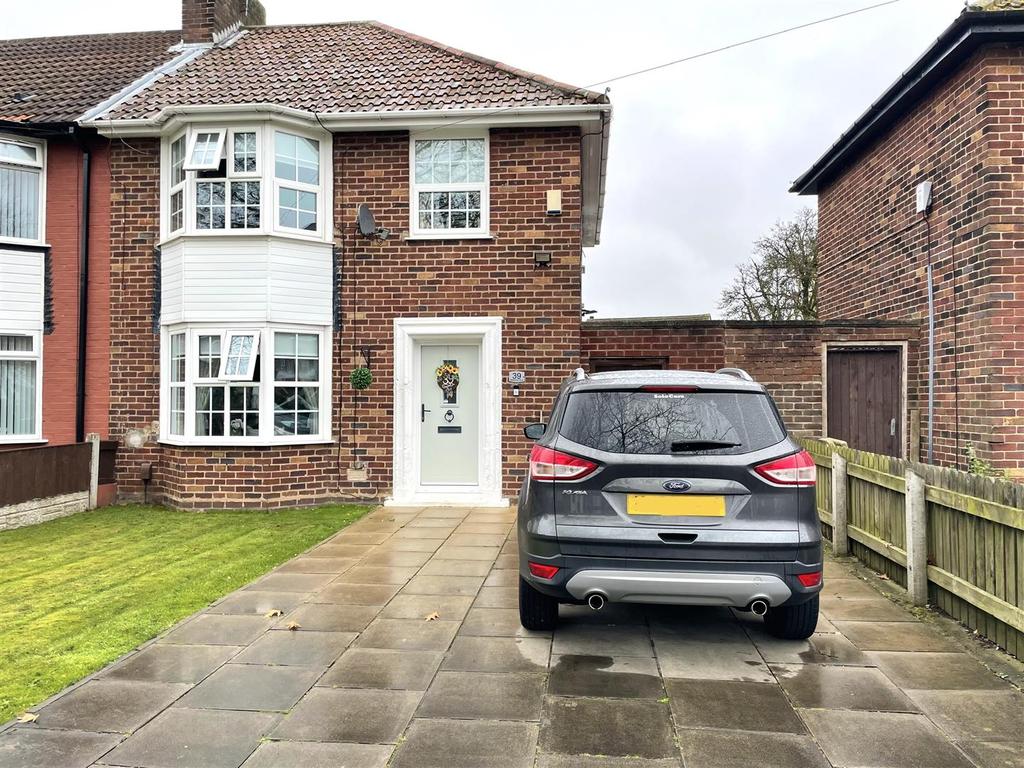 Ashover Avenue, Liverpool 3 bed townhouse £149,950