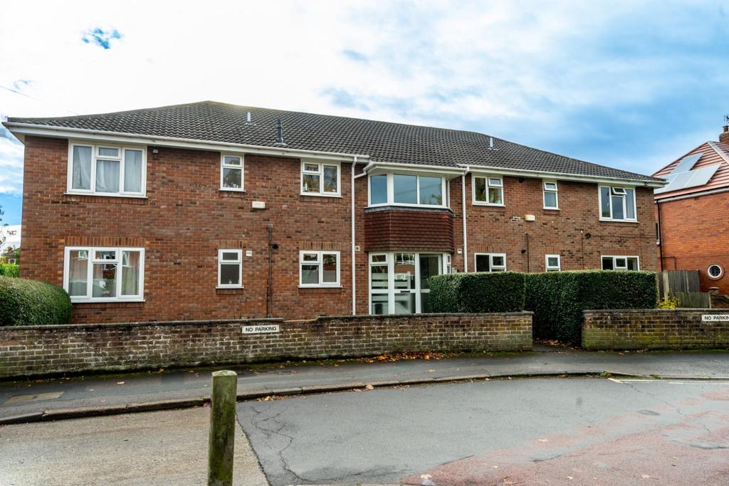 Broadway, Fulford, York 2 bed apartment £200,000