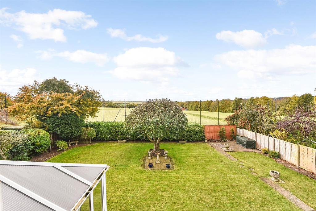 Micheldever Close, Whitchurch 4 bed detached house £800,000